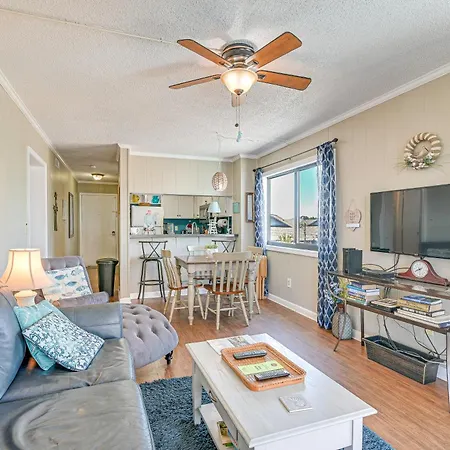 Coastal Condo On Beach With Community Pool Access!